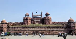 বায়ুদূষণে এবার হুমকির মুখে ভারতের লালকেল্লা!